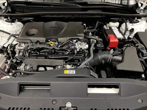 Used 2024 Toyota Camry SE image 13