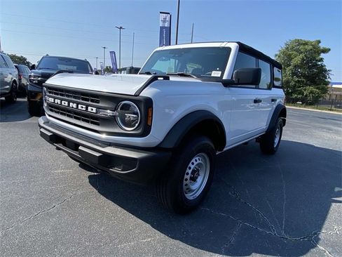 New 2025 Ford Bronco 4-Door image 6