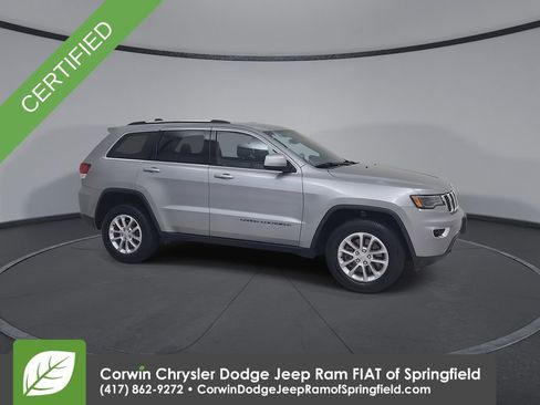 Used 2021 Jeep Grand Cherokee Laredo AWD/4WD image 2