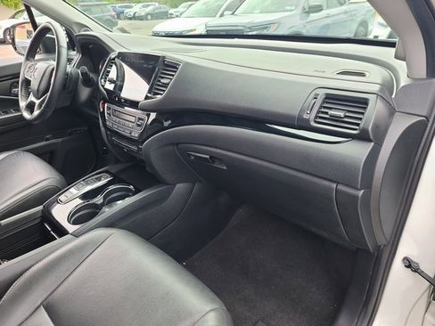Used 2022 Honda Pilot Touring image 23