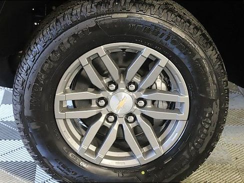 New 2025 Chevrolet Colorado LT w/ LT Convenience Package image 4