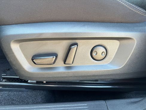 Used 2025 Nissan Rogue SV FWD image 22