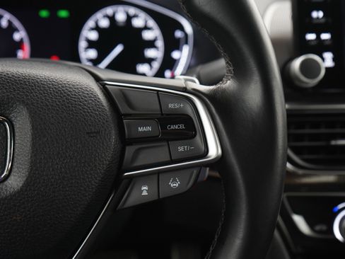 Used 2018 Honda Accord Sport image 24