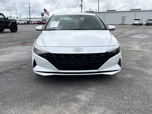 Used 2022 Hyundai Elantra Blue FWD image 3