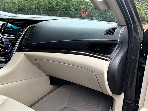 Certified 2020 Cadillac Escalade Luxury image 24