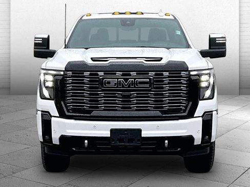 Used 2025 GMC Sierra 2500 Denali Ultimate image 2