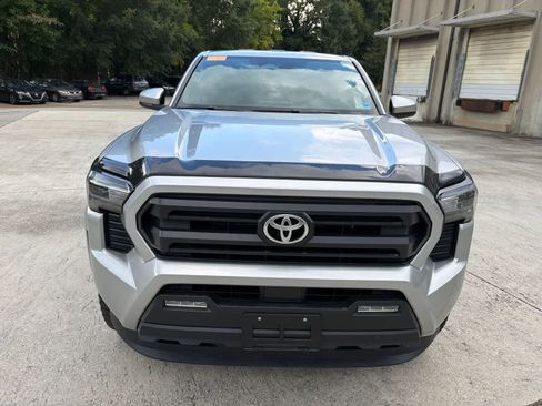 Used 2024 Toyota Tacoma SR5 AWD/4WD image 15