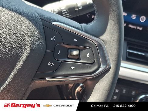 Certified 2024 Chevrolet Trax LT w/ Sunroof Package FWD image 24