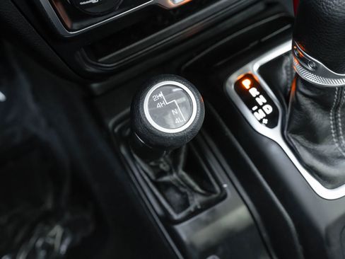 Used 2024 Jeep Wrangler Sahara image 17