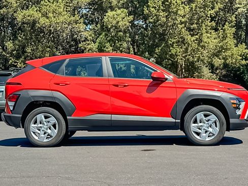 Used 2026 Hyundai Kona SE AWD/4WD image 3