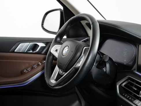 Used 2022 BMW X7 xDrive40i w/ Premium Package image 32