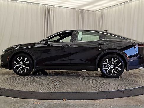 Certified 2026 Toyota Crown AWD/4WD image 2