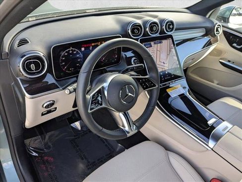Used 2026 Mercedes-Benz GLC 300 image 11