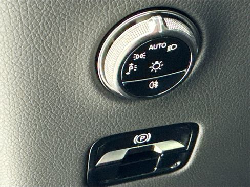 New 2026 Mercedes-Benz GLC 350e 4MATIC image 11