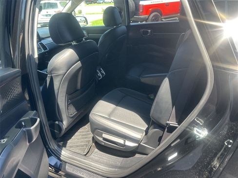 Used 2021 Kia Sorento S FWD image 18