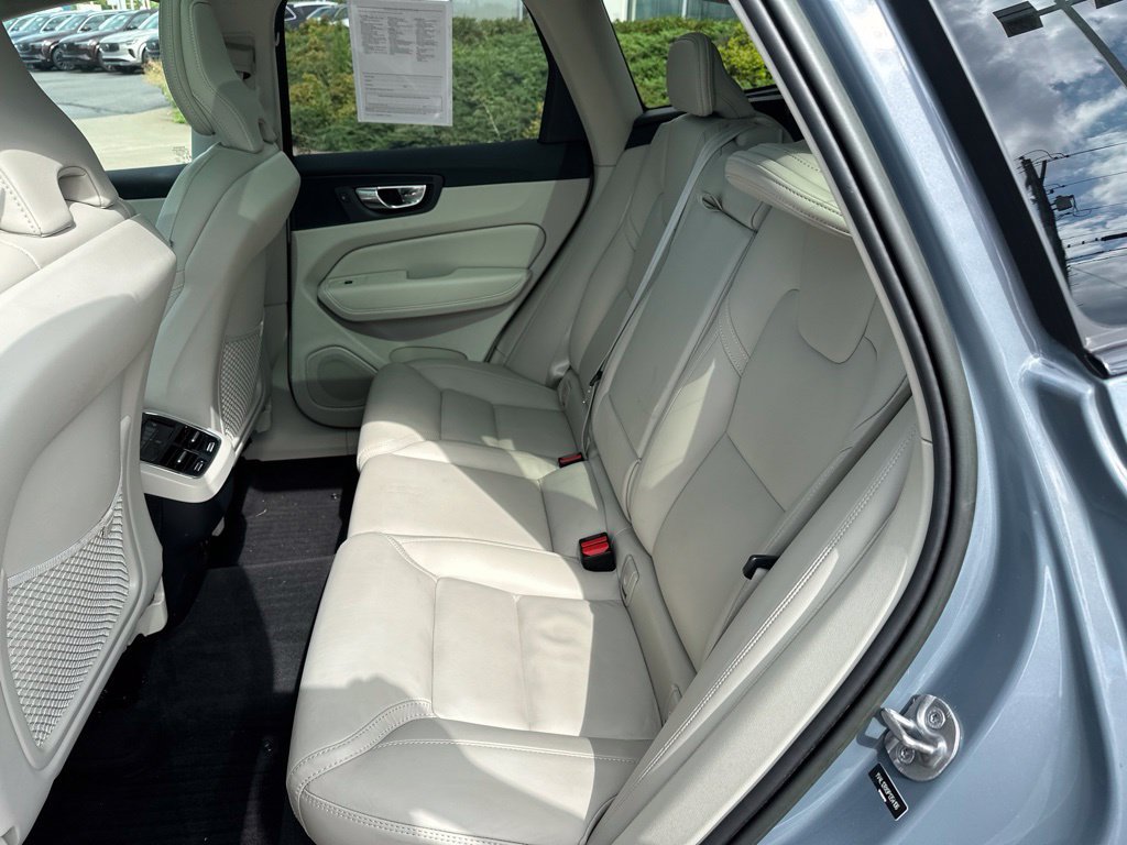 Used 2023 Volvo XC60 B5 Ultimate w/ Climate Package AWD/4WD image 28