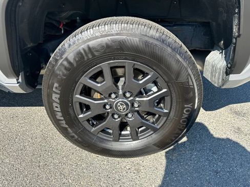 Certified 2026 Toyota 4Runner SR5 AWD/4WD image 18
