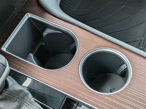 Used 2023 Toyota Sienna XLE w/ XLE Plus Package image 24