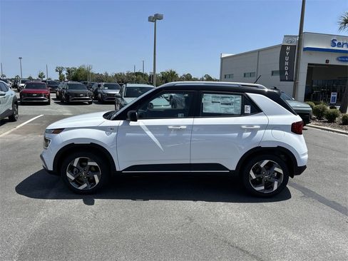 New 2025 Hyundai Venue Limited image 13