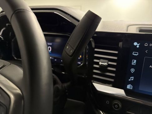 Used 2024 Chevrolet Silverado 1500 LT image 44