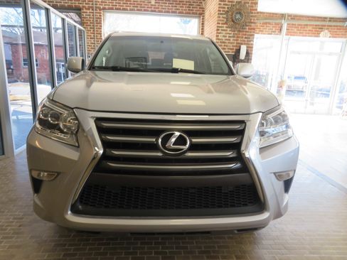 Used 2017 Lexus GX 460 w/ Navigation Package image 60