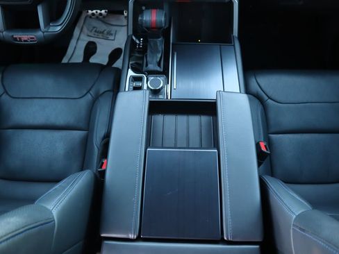 Used 2025 Toyota Sequoia Platinum image 16