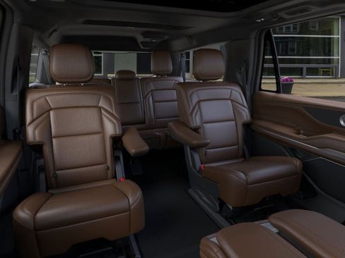 New 2026 Lincoln Navigator L Reserve AWD/4WD image 11