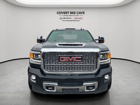 Used 2019 GMC Sierra 2500 Denali w/ Duramax Plus Package image 2