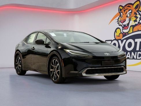 New 2026 Toyota Prius Plug-In Hybrid FWD image 3