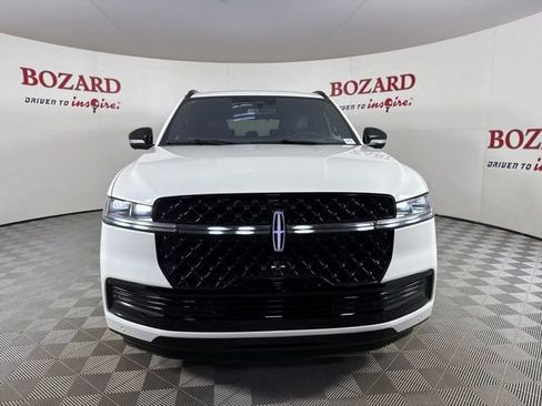 New 2025 Lincoln Navigator Reserve w/ Jet Appearance Package image 2