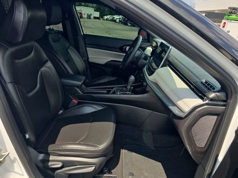 Used 2024 Jeep Compass Limited AWD/4WD image 19