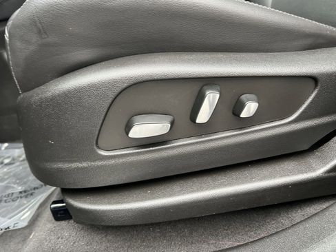 Used 2023 Cadillac XT5 Premium Luxury image 14