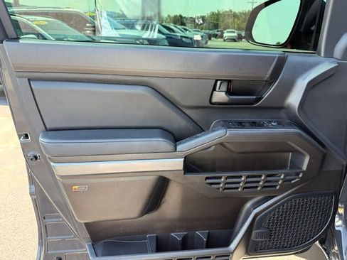 Used 2024 Toyota Tacoma SR5 AWD/4WD image 29