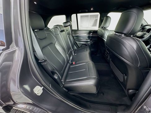 Certified 2024 Jeep Grand Cherokee Limited AWD/4WD image 38