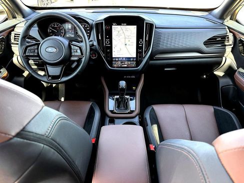 Used 2025 Subaru Forester Touring image 28