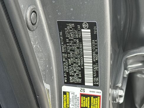 Used 2025 Toyota Camry SE image 30