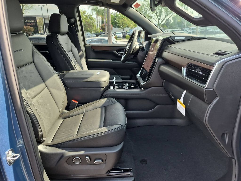 New 2026 GMC Yukon XL Denali w/ Sun & Power Step Package AWD/4WD image 25