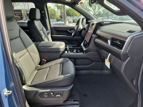 New 2026 GMC Yukon XL Denali w/ Sun & Power Step Package AWD/4WD image 25