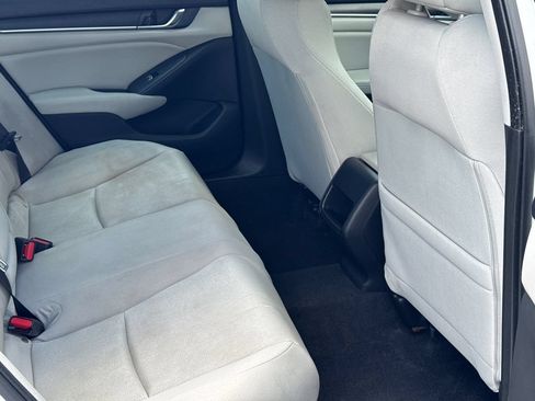 Used 2018 Honda Accord LX image 15