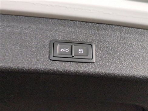 Certified 2025 Audi Q3 2.0T Premium w/ Convenience Package image 7