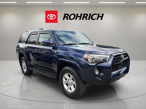 Used 2022 Toyota 4Runner SR5 Premium image 3