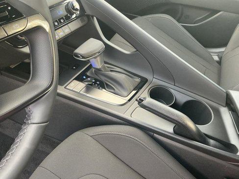 New 2025 Hyundai Elantra Sport image 8