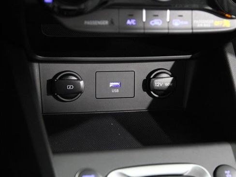 Used 2022 Hyundai Kona SEL image 13