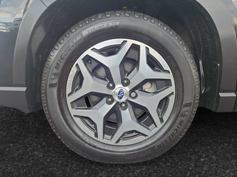 Used 2020 Subaru Forester Premium AWD/4WD image 4