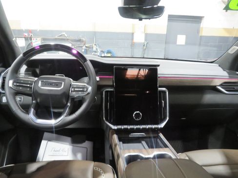 Used 2026 GMC Acadia Denali Ultimate AWD/4WD image 11