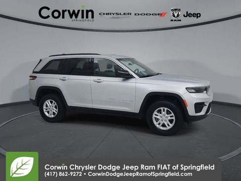 Certified 2025 Jeep Grand Cherokee Laredo w/ Luxury Tech Group I AWD/4WD image 1