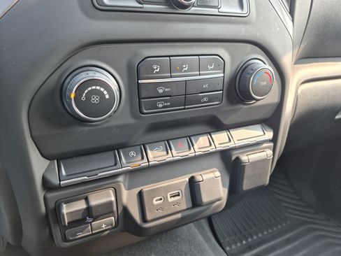 Used 2021 Chevrolet Silverado 1500 Custom AWD/4WD image 19