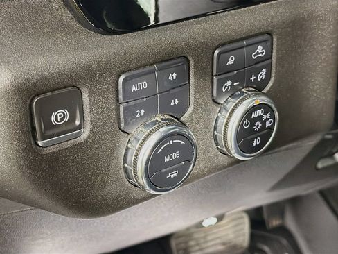 Used 2022 GMC Sierra 1500 Elevation w/ Elevation Premium Package AWD/4WD image 10