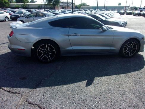Used 2020 Ford Mustang Premium RWD image 5