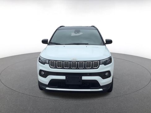 Used 2025 Jeep Compass Limited AWD/4WD image 4